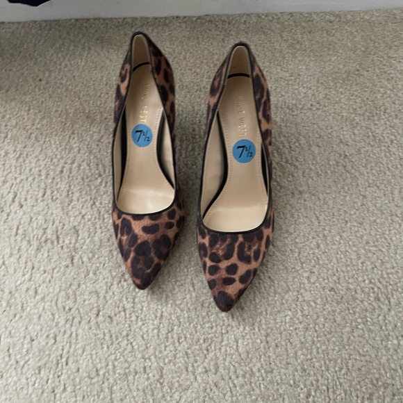 Nine West Leopard Pumps - Picture 4 of 5